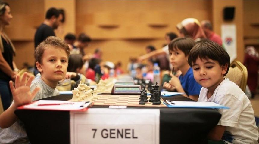 Kepez&rsquo;de 2017 Antalya Cumhuriyet Bayramı Satran&ccedil; Turnuvası&rsquo; D&uuml;zenlendi