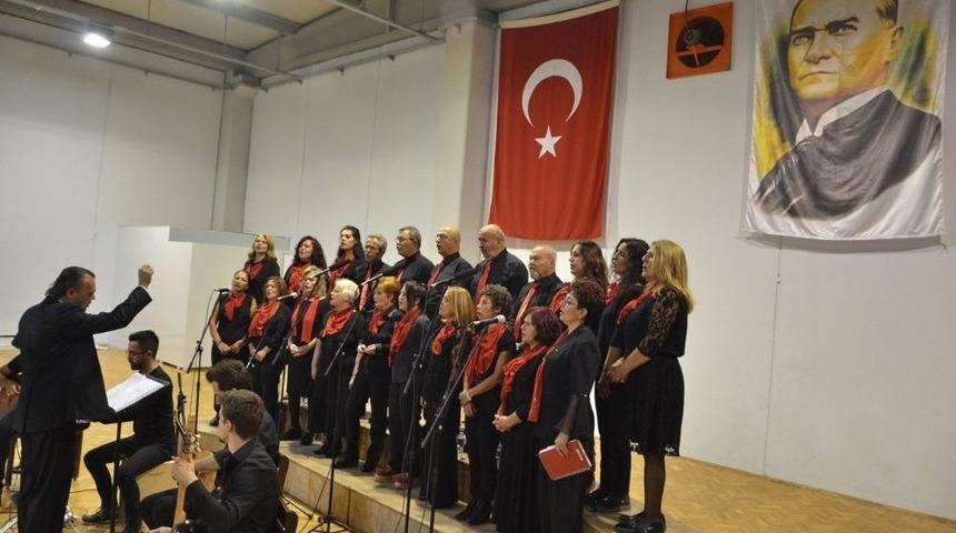 Fo&ccedil;a Bağarası&rsquo;nda 29 Ekim Coşkusu