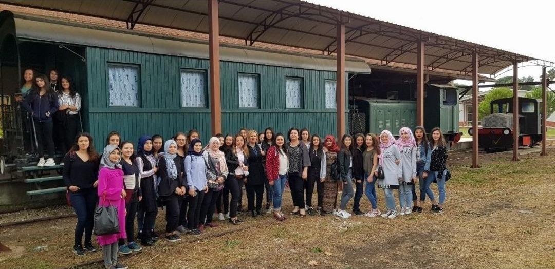 Kız Meslekli &Ouml;ğrenciler Akademik Gezi D&uuml;zenledi