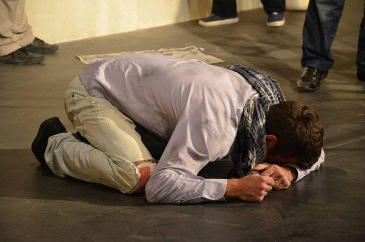 Kuşadası Belediye Tiyatrosu Sezonun İlk Oyununu Sahneye Koydu G1