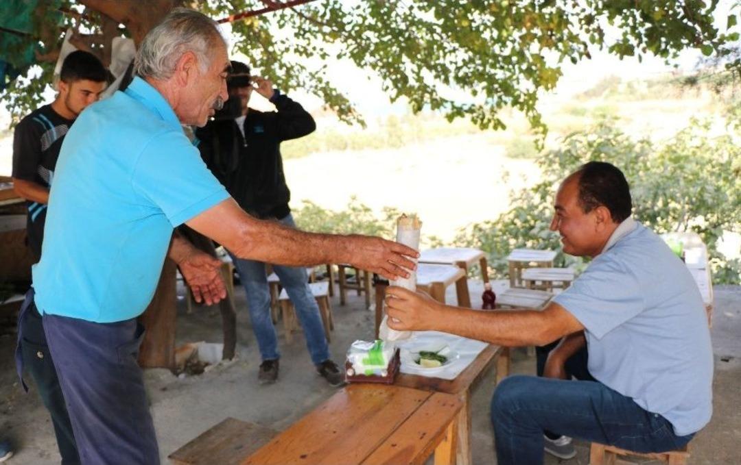 Gazino Şarkıcılığından Kebap&ccedil;ı Tezgahına