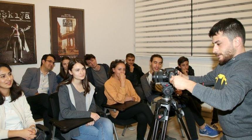 Z&uuml;lf&uuml; Livaneli Eğitim Merkezi&rsquo;nde Eğitim Başladı