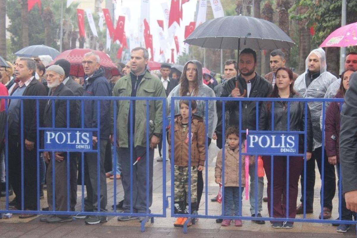 Denizli&rsquo;de 29 Ekim Kutlamaları Bakan Zeybekci&rsquo;nin Katılımıyla Yapıldı