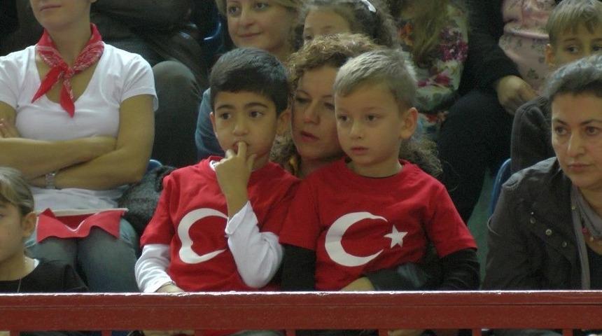 Ak&ccedil;akoca&rsquo;da 29 Ekim Coşkusu