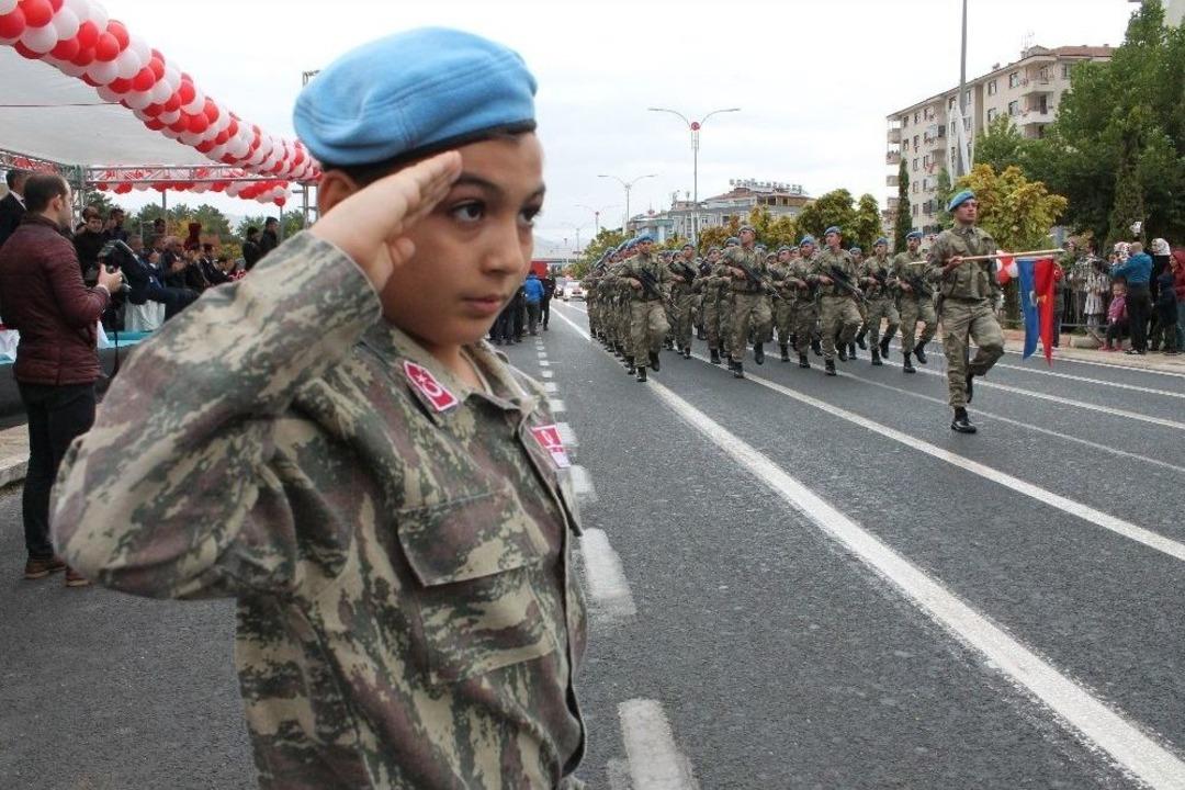 Cumhuriyet&rsquo;in 94. Yılı Elazığ&rsquo;da Coşkuyla Kutlandı