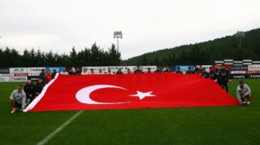 Beşiktaşlı Futbolcular, Cumhuriyet Bayaramı&rsquo;nı Kutladı