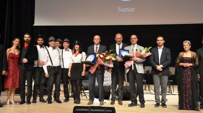 &rsquo;şarkılarla Ge&ccedil;ti Yıllar, Eski Biga&rsquo;dan Hatıralar&rsquo; G&ouml;sterisi