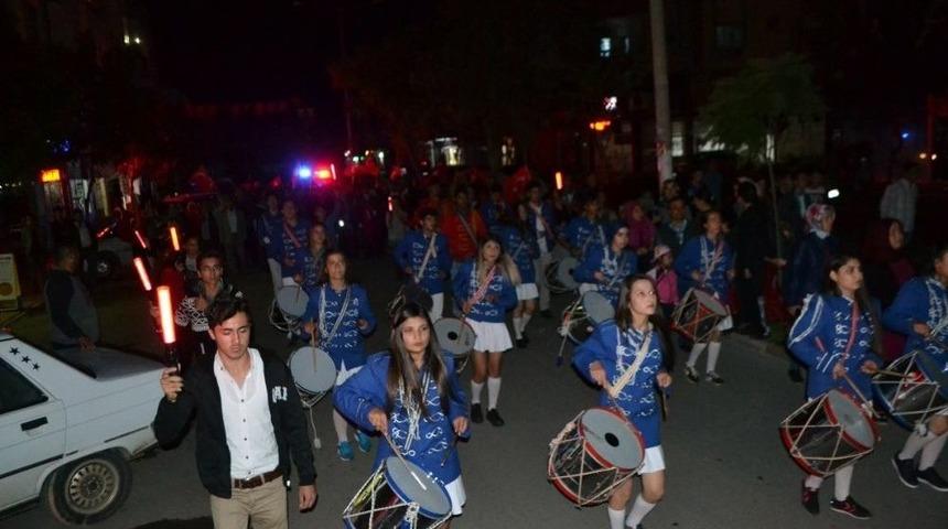 Bozyazı&rsquo;da Fener Alayı D&uuml;zenlendi