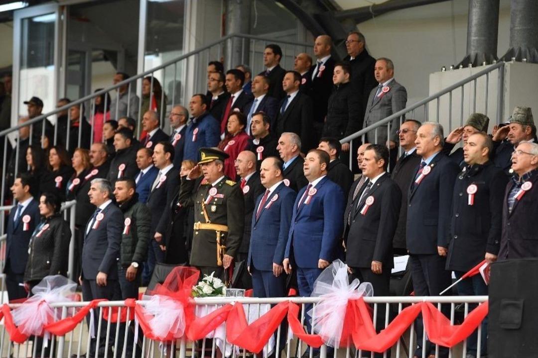 Maltepe&rsquo;de Cumhuriyetin 94&rsquo;&uuml;nc&uuml; Yılı Davullarla Kutlandı