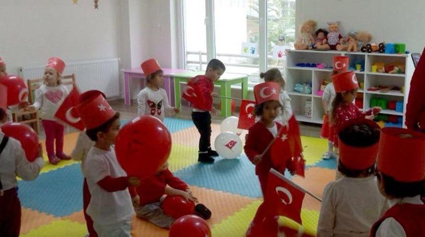 Miniklerin Cumhuriyet Sevinci