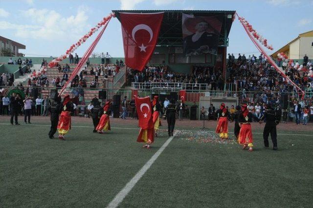 Cizre’de 29 Ekim Coşkuyla Kutlandı