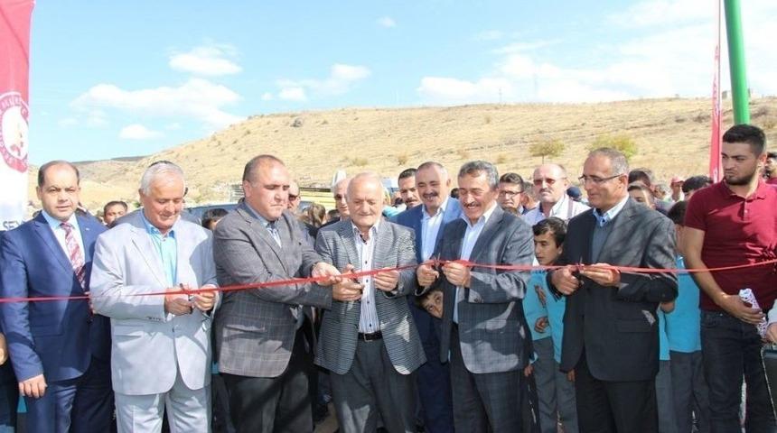 Seydişehir Ortakara&ouml;ren Mahallesinde Sentetik &Ccedil;im Saha A&ccedil;ılışı