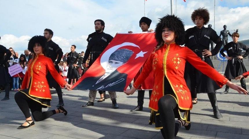 Kuşadası&rsquo;nda Cumhuriyet Coşkusu