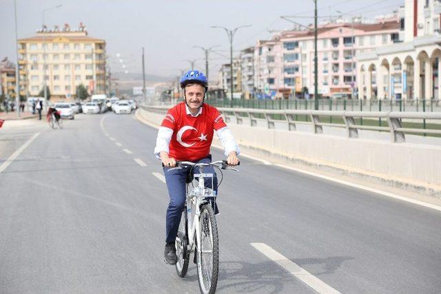 Belediye Başkanı Mehmet Tahmazoğlu, Pedal Çevirdi