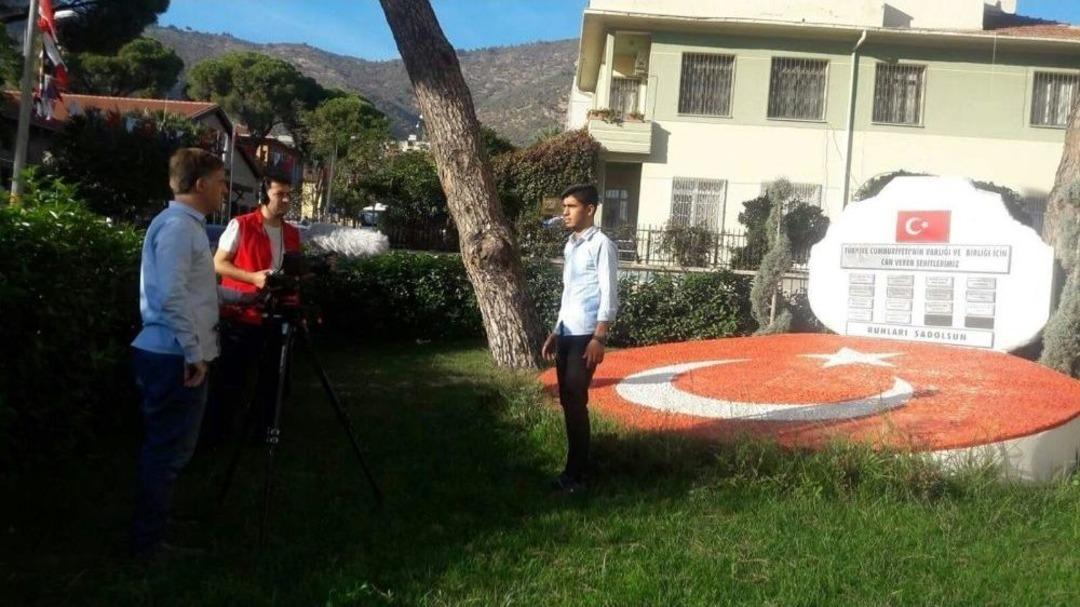 Gen&ccedil;lerden Cumhuriyete &Ouml;zel Proje