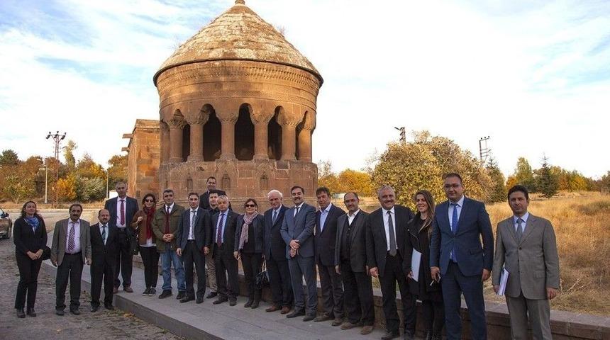 Kubbet-&uuml;l İslam Ahlat&rsquo;ta, Kentsel Tasarım Toplantısı Yapıldı