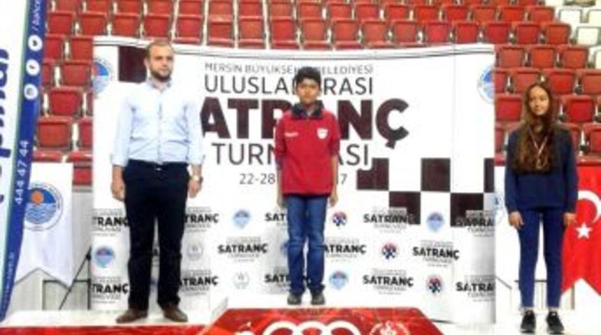 Uluslararası Satran&ccedil; Turnuvasında B&uuml;y&uuml;k Başarı