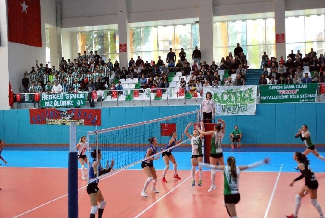 Salihli&rsquo;nin Sultanları İzmir&rsquo;i Rahat Ge&ccedil;ti