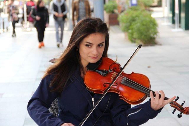 Şişli Sokaklarında Cumhuriyet Bayramı’na Özel Müzik Dinletisi