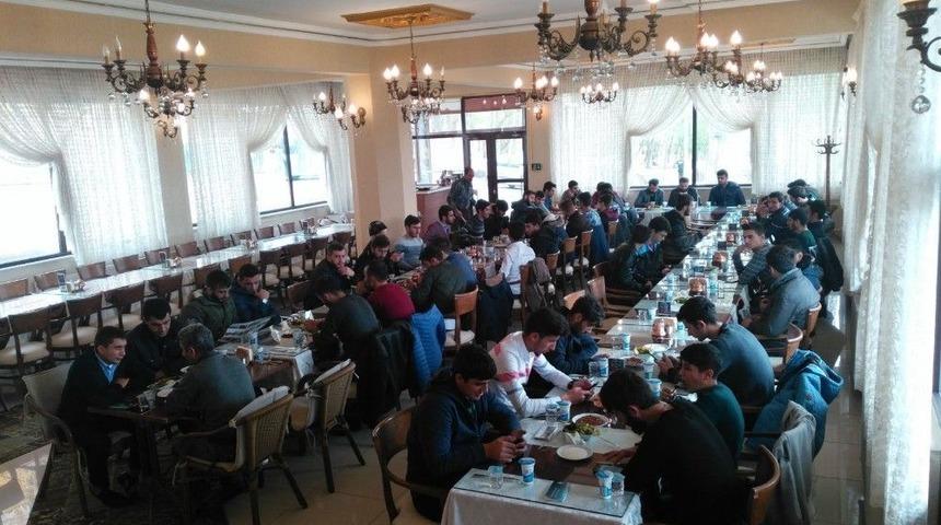 T&uuml;gva&rsquo;dan &Uuml;niversiteli Gen&ccedil;lere Anlamlı Erzurum Gezisi