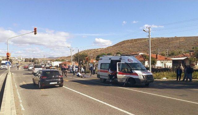 İzmir&rsquo;de Trafik Kazası: 1 &Ouml;l&uuml; 2