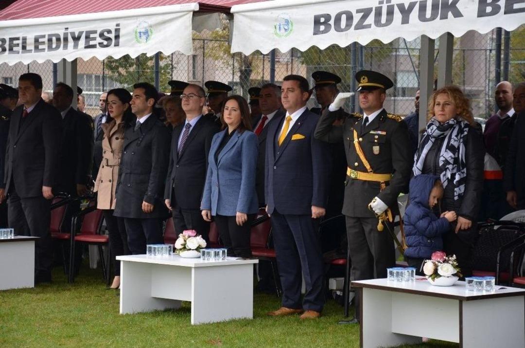 Boz&uuml;y&uuml;k&rsquo;te 29 Ekim Cumhuriyet Bayramı Coşkulu İ&ccedil;erisinde Kutlandı
