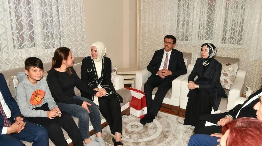 Bakan Zeybekci Ve Bakan Kaya&rsquo;dan Şehidin Ailesine Ziyaret