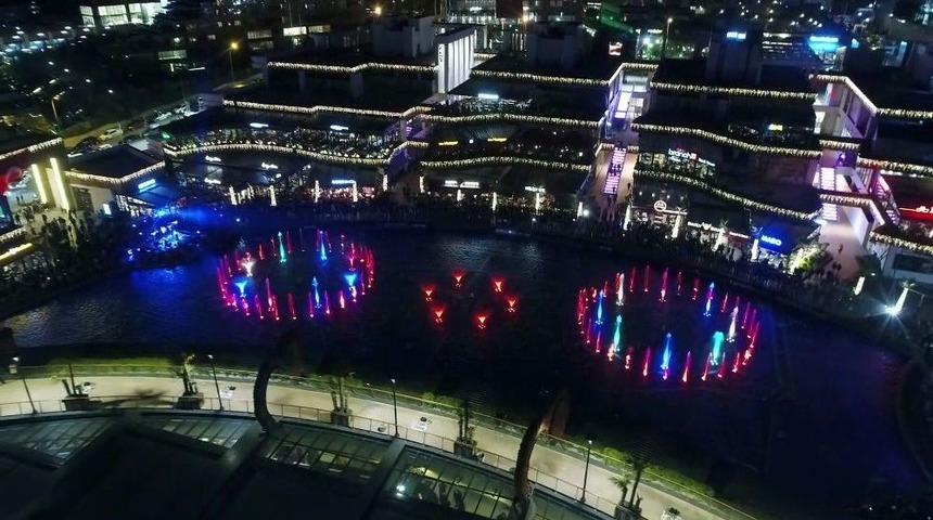 Ataşehir&rsquo;de Cumhuriyet Bayramı Su, Ateş Ve Lazer G&ouml;sterisiyle Kutlandı