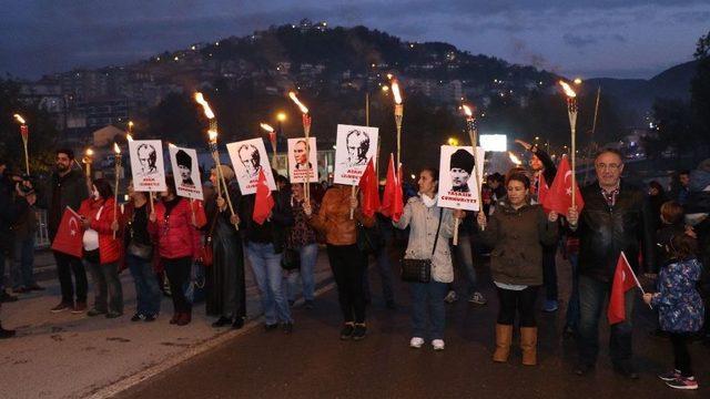 Zonguldak’ta Fener Alayı Yürüyüşü Gerçekleştirildi