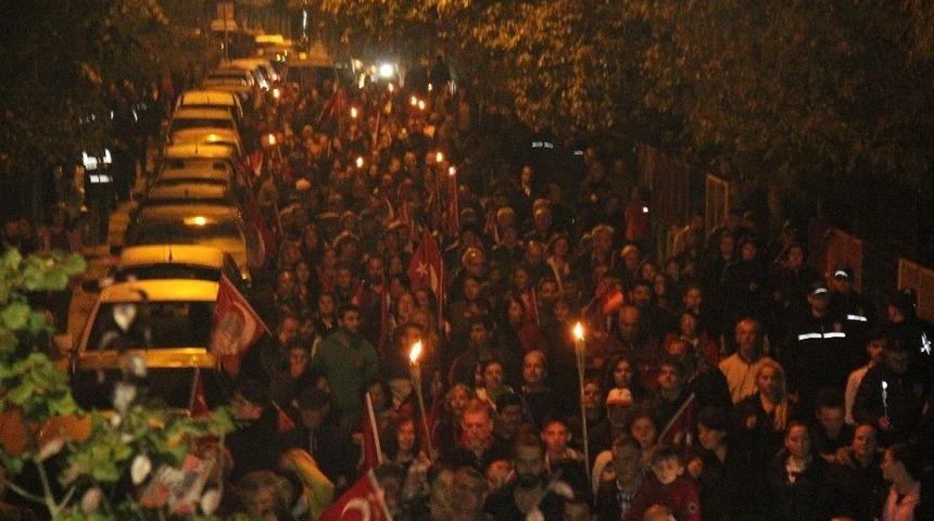 Kocaeli&rsquo;de Fener Alayı Y&uuml;r&uuml;y&uuml;ş&uuml;