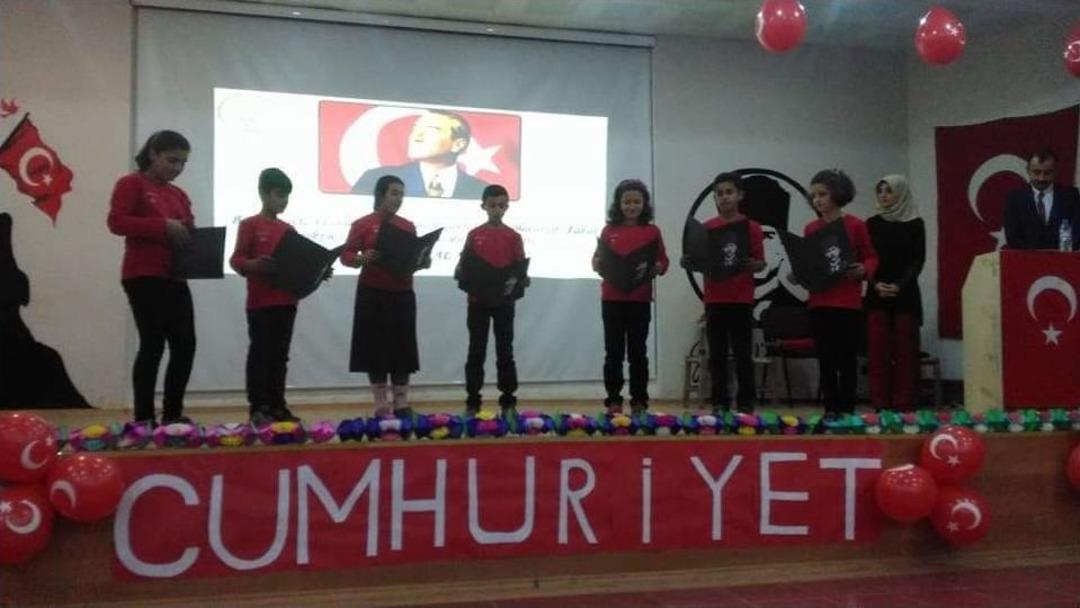 Bah&ccedil;esaray&rsquo;da 29 Ekim Cumhuriyet Bayramı Coşkusu