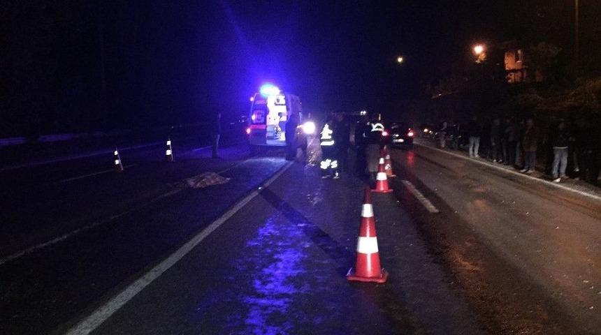 Zonguldak&rsquo;ta Otomobil Yayalara &Ccedil;arptı: 1 &Ouml;l&uuml;, 1 Yaralı