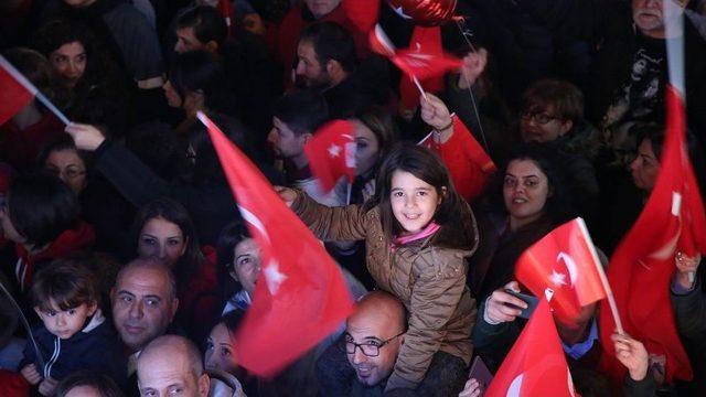 Kadıköy’deki Cumhuriyet Yürüyüşüne Yoğun İlgi