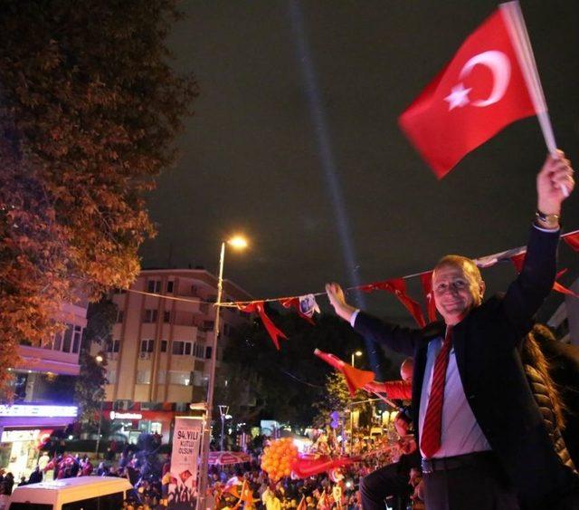 Kadıköy’deki Cumhuriyet Yürüyüşüne Yoğun İlgi