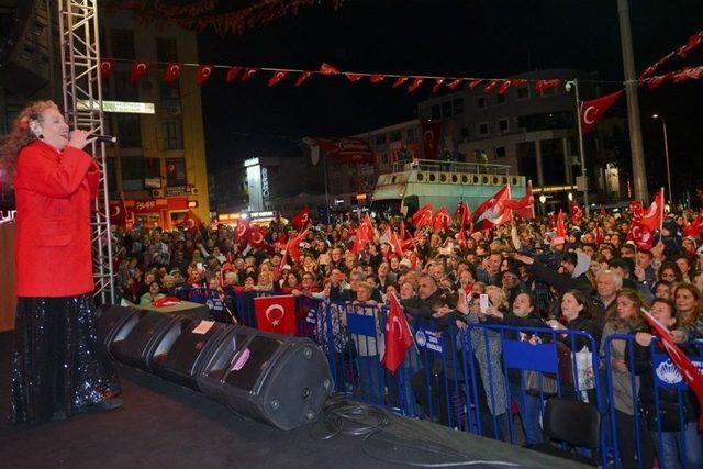 Maltepe’de Görkemli Cumhuriyet Şöleni