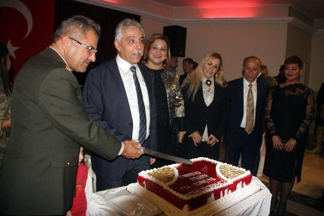 Hakkari’de Cumhuriyet Bayramı Resepsiyonu