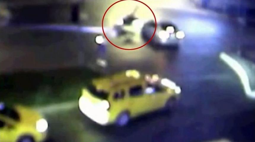 (&ouml;zel Haber) Kırmızı Işıkta Ge&ccedil;en S&uuml;r&uuml;c&uuml;n&uuml;n İddiasını B&ouml;yle Ortaya &Ccedil;ıkarttı