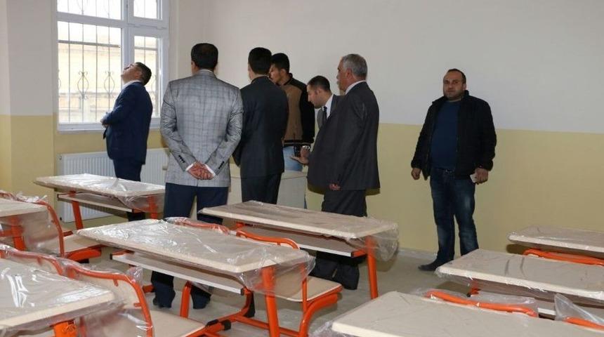 Kaymakam &Ccedil;etin, Okul İnşaatında İncelemelerde Bulundu