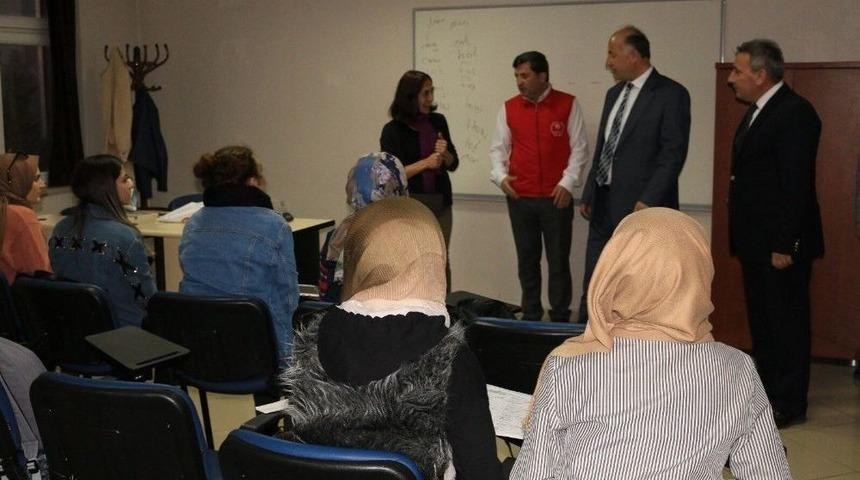 Vali Azizoğlu, Yakutiye Gen&ccedil;lik Merkezi&rsquo;nde