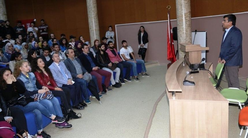 Yapay Zekanın D&uuml;n&uuml;, Bug&uuml;n&uuml; Ve Yarını Ad&uuml;&rsquo;de Konuşuldu