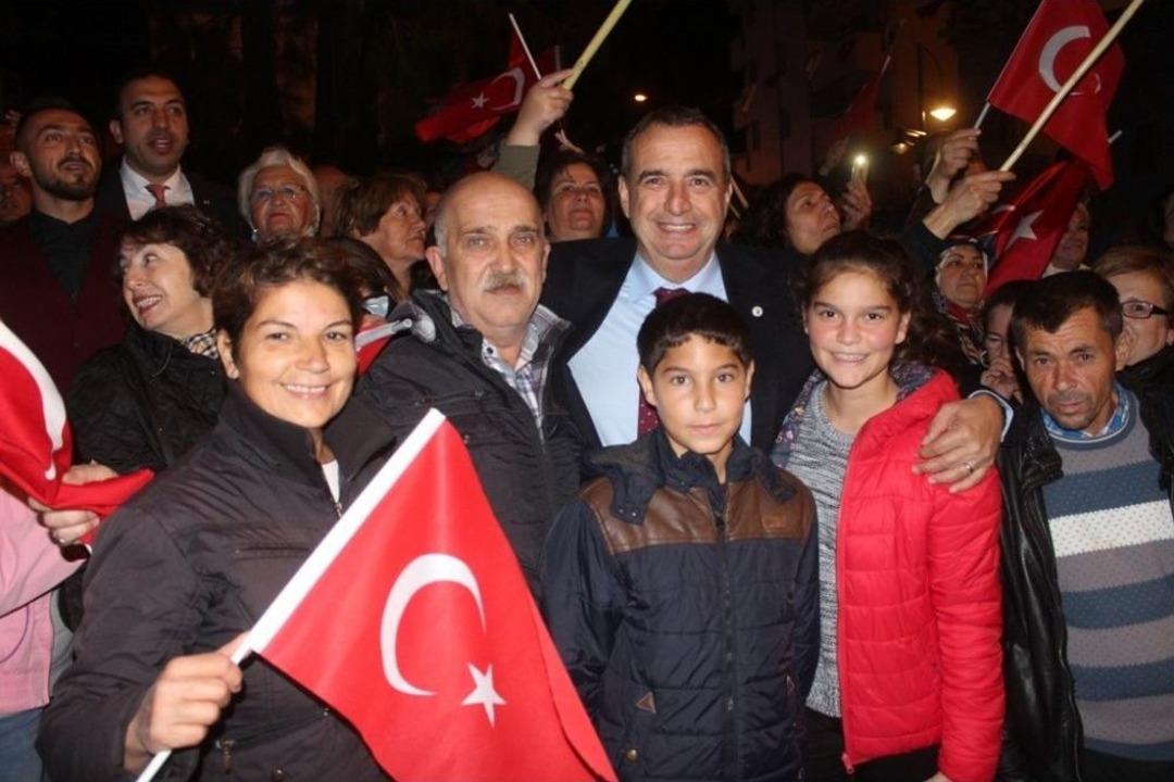 Ayvalık&rsquo;ta Cumhuriyet Gecesi