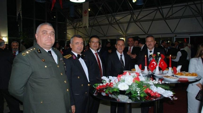 Adıyaman&rsquo;ın T&uuml;m Renkleri Cumhuriyet Resepsiyonunda Buluştu