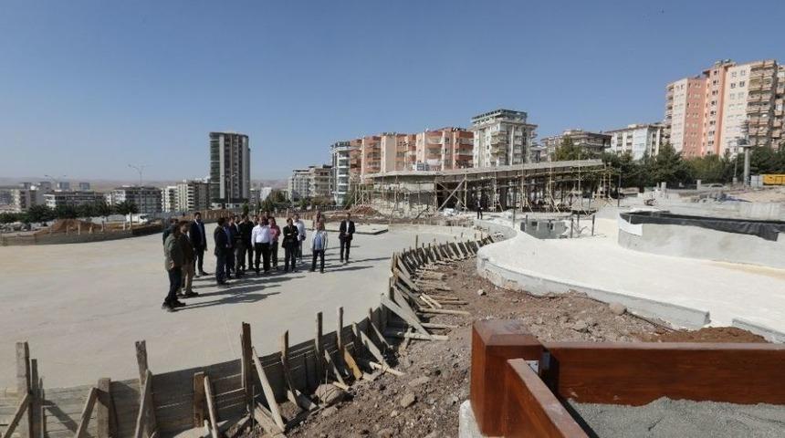 &Ccedil;ift&ccedil;i,&ccedil;ocuk Ve Gen&ccedil;lik Oyun D&uuml;nyası Kompleksinin İnşaat &Ccedil;alışmalarını İnceledi