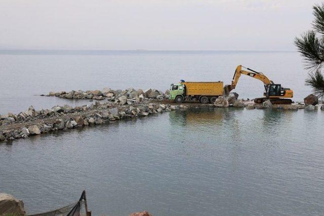 Dalgakıranlar Bolaman Sahilini Koruyacak