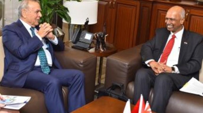 İzmir&rsquo;e D&uuml;nya Kentleri Zirvesi&rsquo;nden Davet