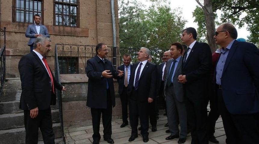 Başkan &Ccedil;elik Talas Gen&ccedil;lik Merkezini Ziyaret Etti