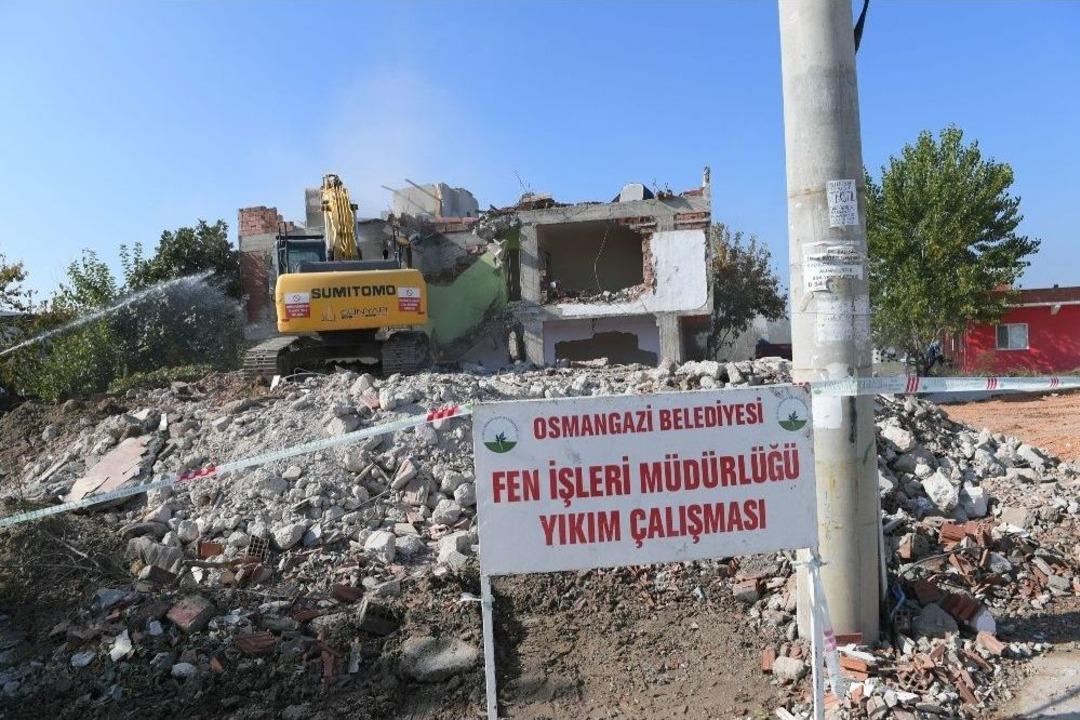 Yunuseli&rsquo;nde Kamulaştırılan Binalar Yıkıldı