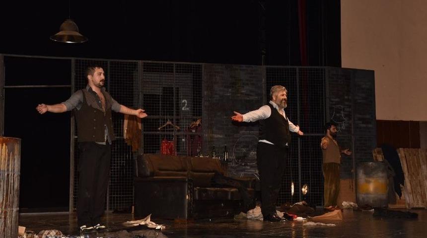 &ldquo;&ccedil;ıkmaz Sokak &Ccedil;ocukları&rdquo; Adana Turnesi&rsquo;nde