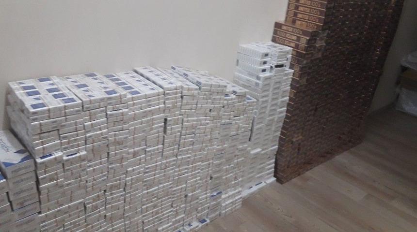 Parke Taşı Arasında Ka&ccedil;ak Sigara Sevkıyatı