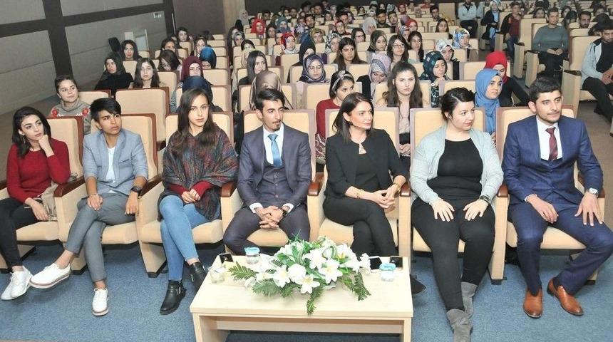 Km&uuml;&rsquo;de İmaj Ve Kariyer Konuşuldu